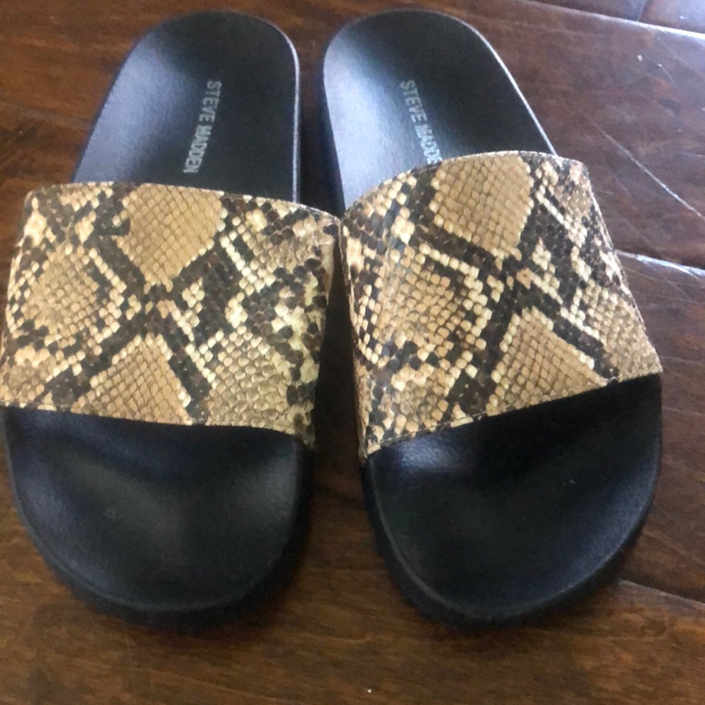 Steve Madden slide